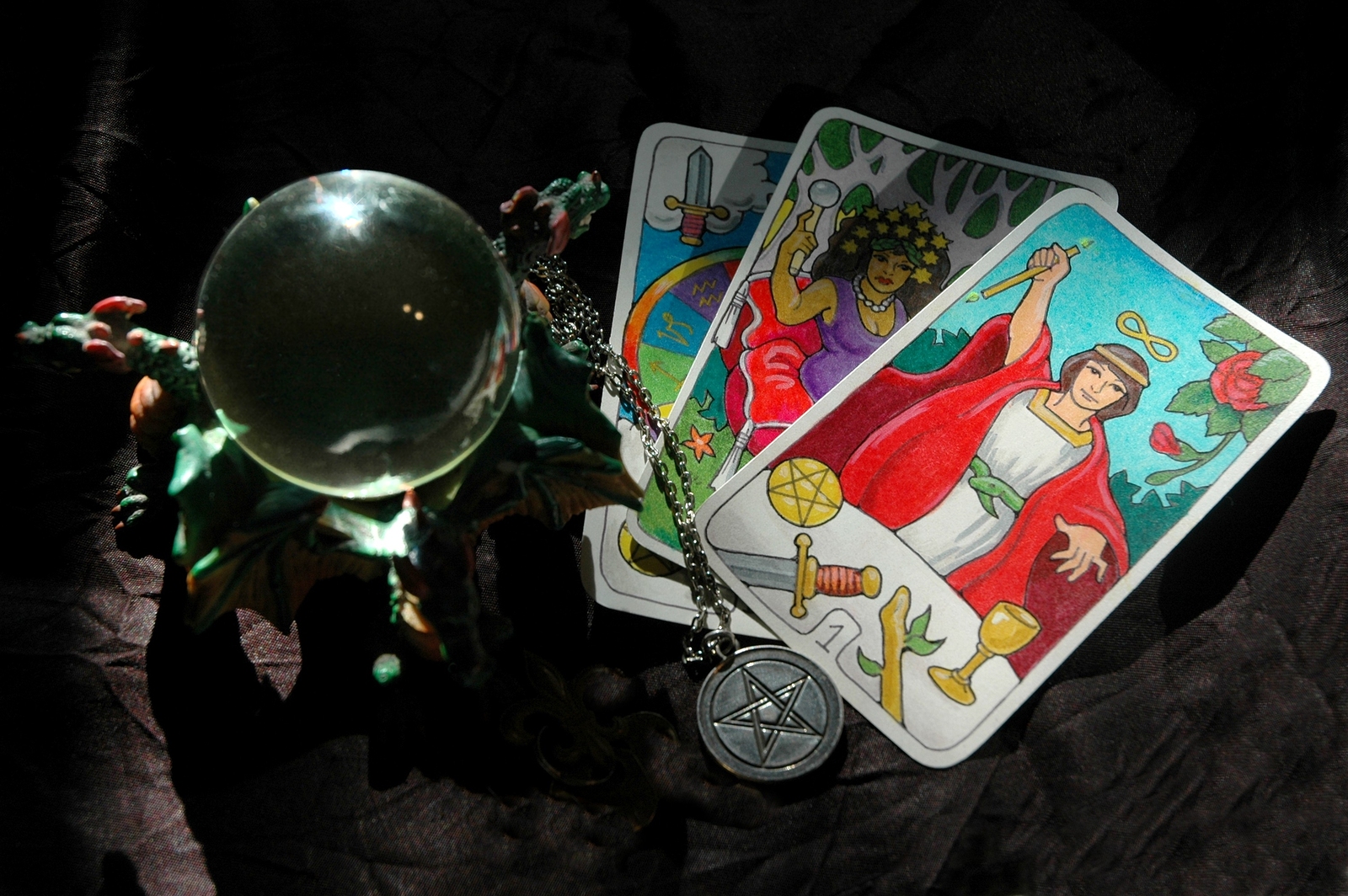 Online Tarot Readings and Live Psychic Chat